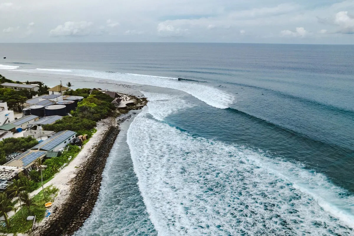 WOMEN-ONLY SURF RETREAT ALLE MALDIVE