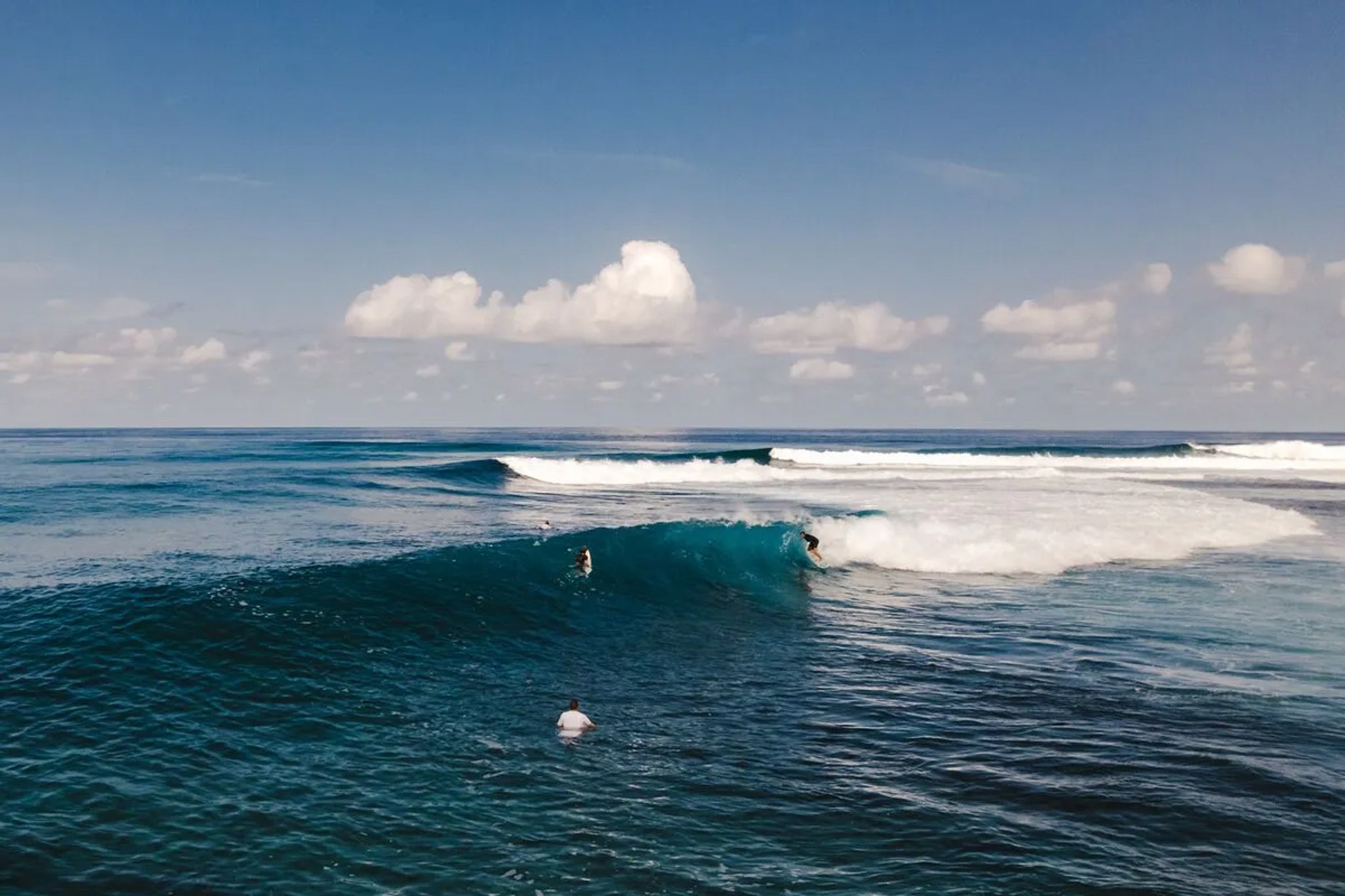 WOMEN-ONLY SURF RETREAT ALLE MALDIVE