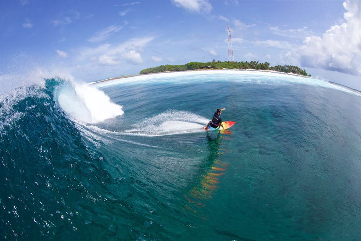 MALDIVE: SURF CLINIC NEGLI ATOLLI CENTRALI